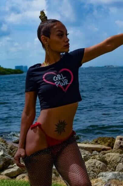 Grl Power Crop - Black