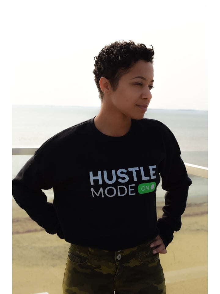Hustle Mode On Crop Sweatshirt - Black